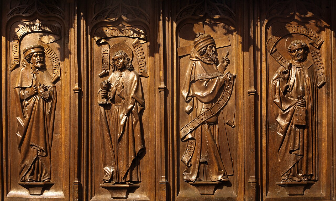 Détail sculpté des stalles